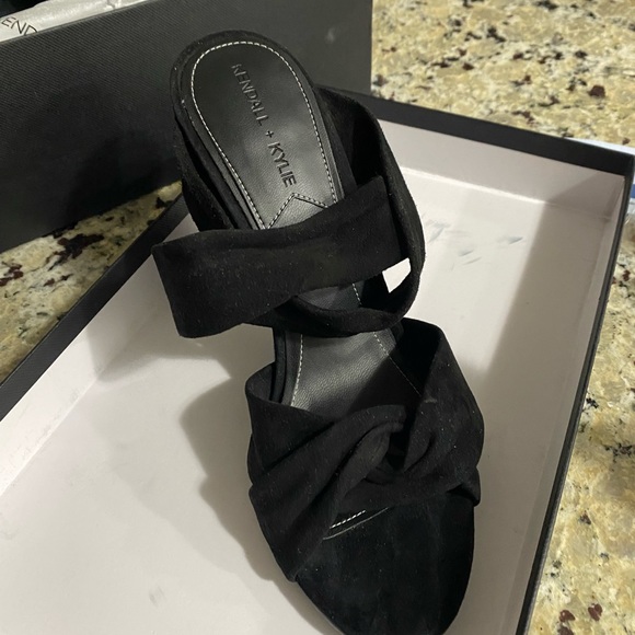 Kendall & Kylie-Brand New - Picture 2 of 2